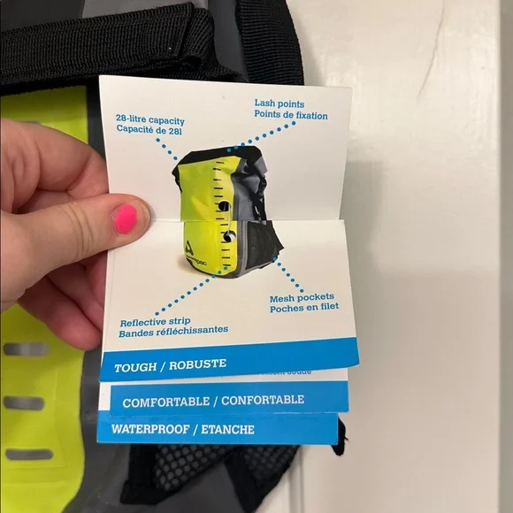 NWT Aquapay Trailproof Daysac 28L - Picture 5 of 6